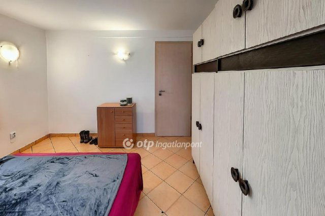 Eladó családi ház, Vecsésen 140 M Ft, 4 szobás