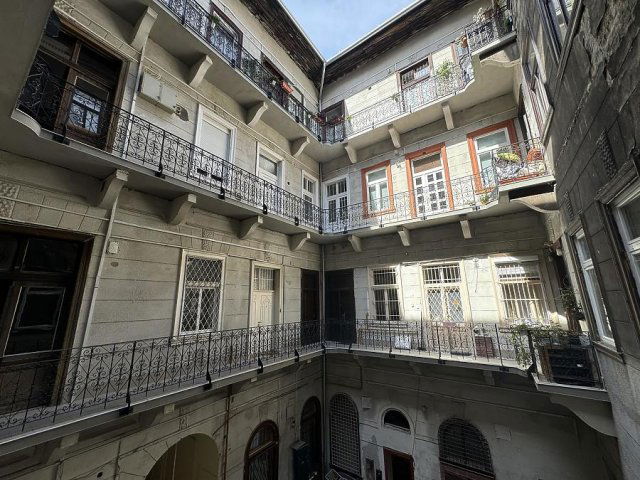 Eladó téglalakás, Budapesten, VI. kerületben 31.9 M Ft, 3 szobás