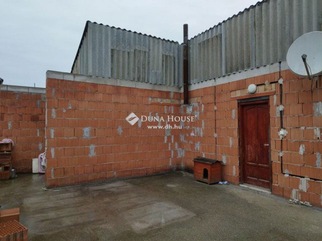 Eladó családi ház, Dunaharasztin 39.9 M Ft, 3 szobás