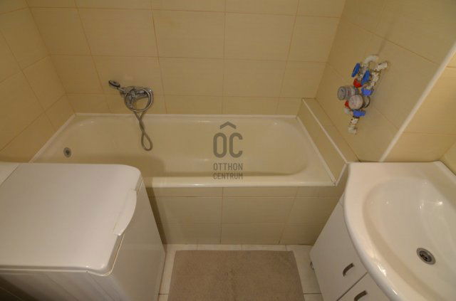 Eladó téglalakás, Győrött 59 M Ft, 2 szobás