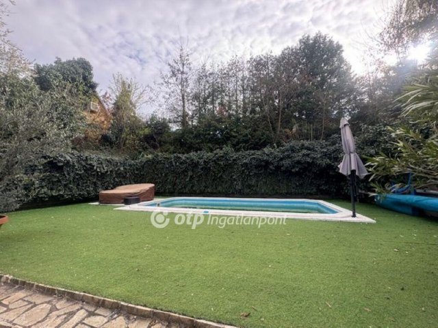 Eladó családi ház, Érden 150 M Ft, 5 szobás