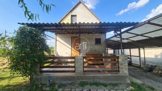 Eladó családi ház, Szegeden 31.9 M Ft, 2 szobás