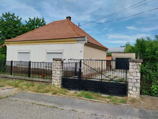 Eladó családi ház, Nyúlon 39 M Ft, 4 szobás