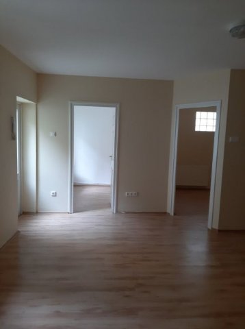 Eladó téglalakás, Szolnokon 40 M Ft, 2+1 szobás