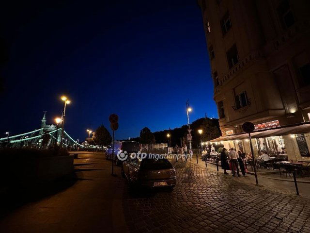 Eladó téglalakás, Budapesten, V. kerületben 124.9 M Ft