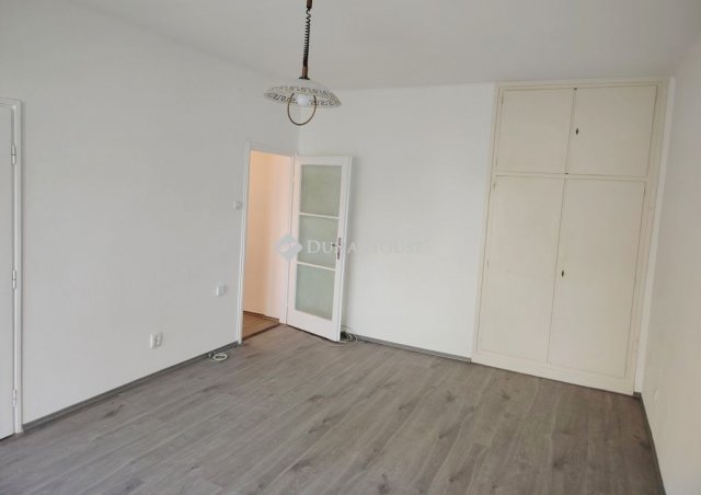 Eladó téglalakás, Tatabányán 36.9 M Ft, 1 szobás