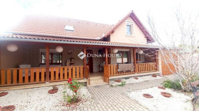 Eladó családi ház, Nagykőrösön 80 M Ft, 4 szobás