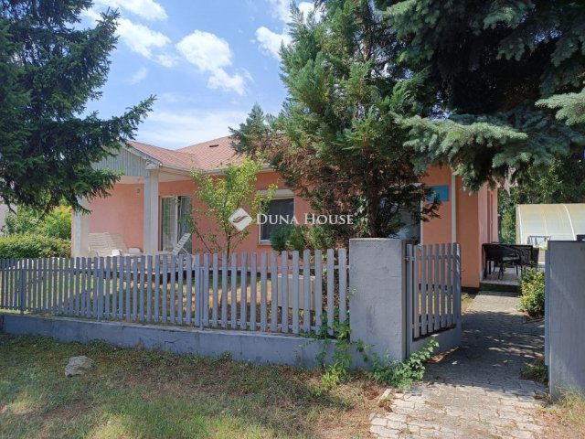 Eladó családi ház, Vonyarcvashegyen 89 M Ft, 7 szobás