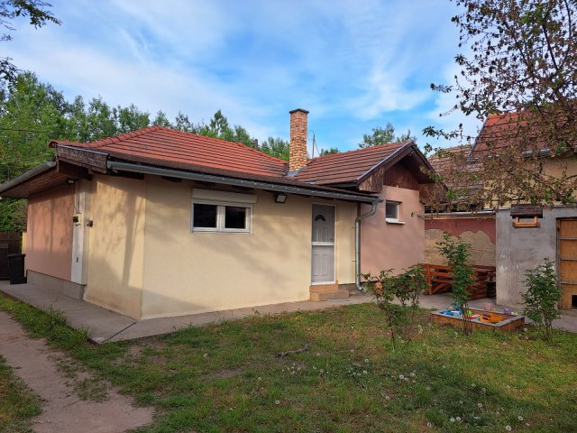 Eladó családi ház, Pilisen, Nap utcában 26.5 M Ft, 2+1 szobás