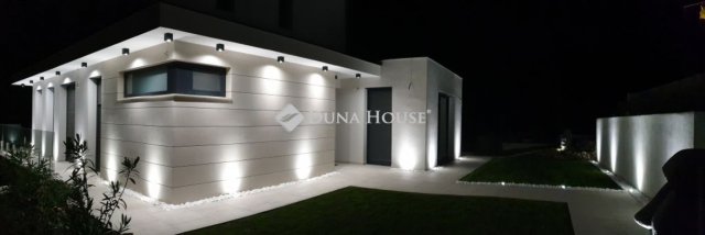 Eladó családi ház, Szentendrén 350 M Ft, 5 szobás