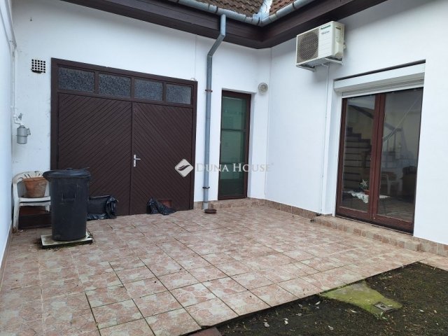 Eladó családi ház, Kecskeméten 88 M Ft, 4 szobás