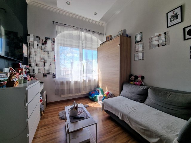 Eladó téglalakás, Mosonmagyaróváron 52.5 M Ft, 2+1 szobás