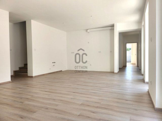 Eladó ikerház, Debrecenben 169 M Ft, 5 szobás