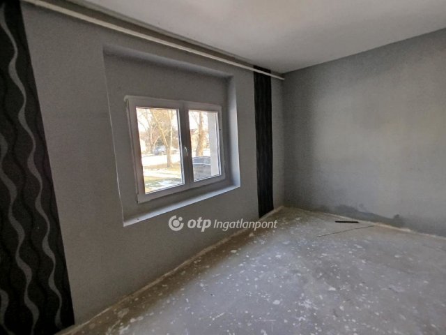 Eladó családi ház, Rádfalván 12.8 M Ft, 2 szobás