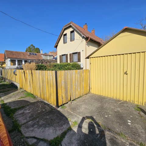 Eladó családi ház, Gétyén 42 M Ft, 4 szobás