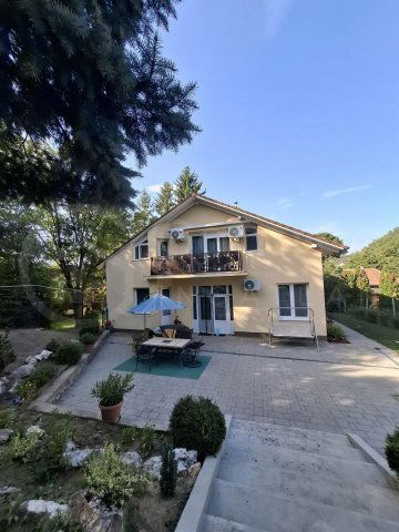 Eladó családi ház, Miskolcon 127.9 M Ft, 6 szobás