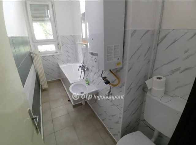 Eladó téglalakás, Dunaújvárosban 44.9 M Ft, 2 szobás