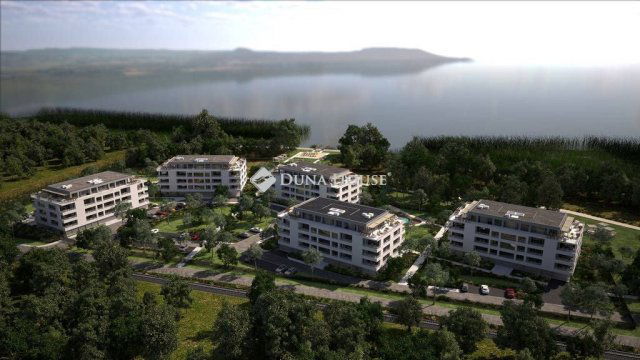 Eladó téglalakás, Keszthelyen 162 M Ft, 3 szobás