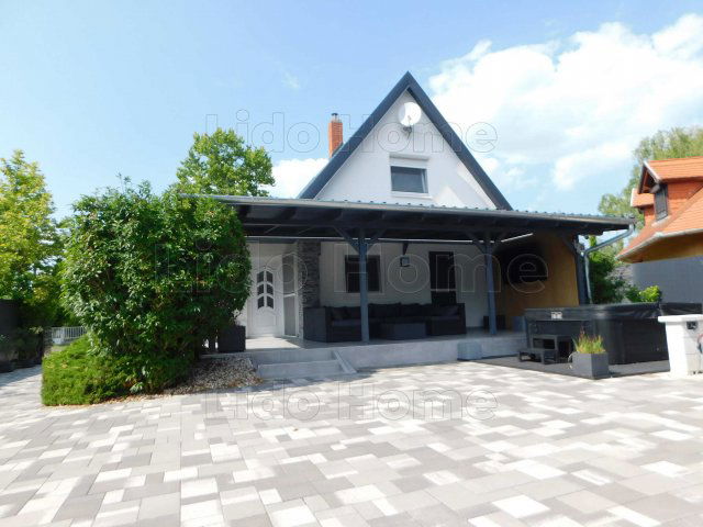 Eladó családi ház, Balatonmáriafürdőn 129 M Ft, 8+1 szobás