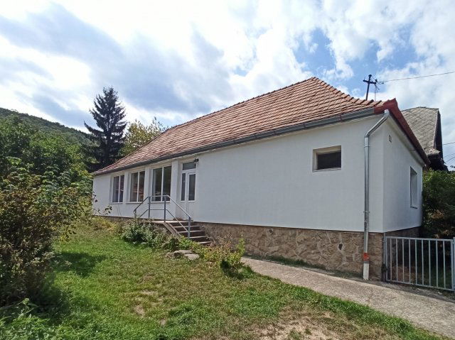 Eladó családi ház, Pilisszentlászlón 69.8 M Ft, 3 szobás