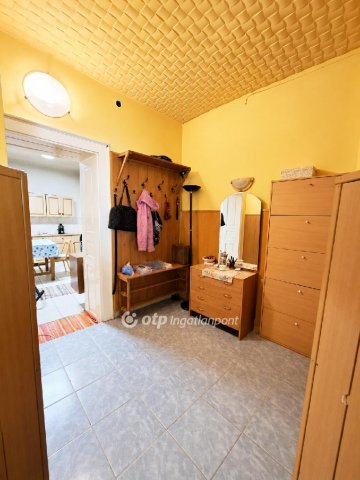 Eladó családi ház, Dunavecsén 29.9 M Ft, 2+1 szobás