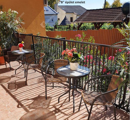 Eladó családi ház, Siófokon 180 M Ft, 5 szobás