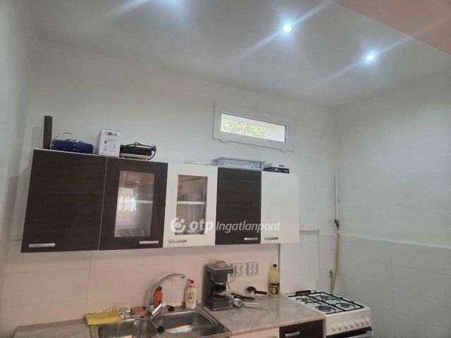 Eladó családi ház, Újszászon 37.49 M Ft, 3 szobás