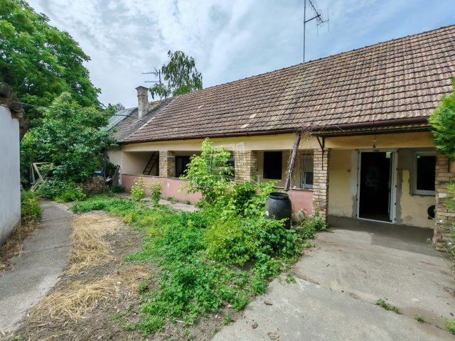 Eladó családi ház, Baján 15.9 M Ft, 3 szobás