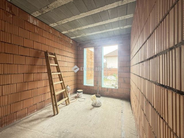 Eladó ikerház, Szigetszentmiklóson 89.85 M Ft, 4 szobás
