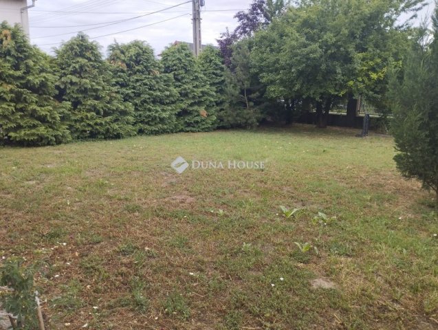Eladó családi ház, Székesfehérvárott 120 M Ft, 7 szobás