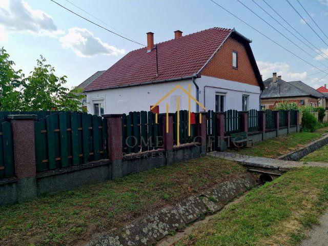 Eladó családi ház, Demecseren 21.9 M Ft, 4 szobás