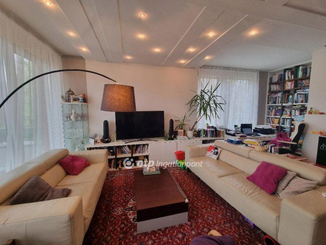 Eladó téglalakás, Budapesten, II. kerületben 199.9 M Ft