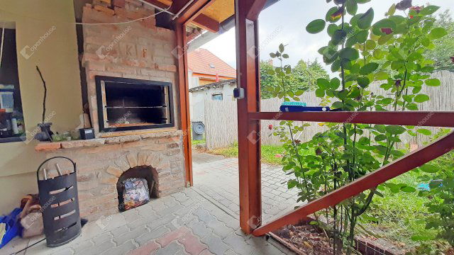 Eladó téglalakás, Sopronban 79 M Ft, 3 szobás