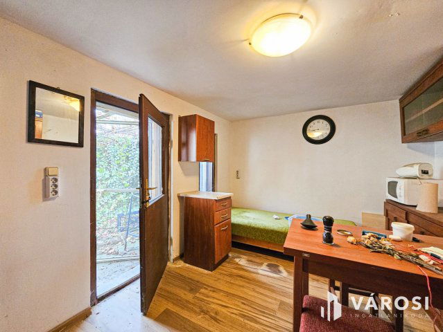 Eladó családi ház, Szegeden 65 M Ft, 3 szobás