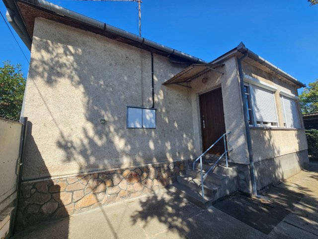 Eladó családi ház, Őcsényen, Deák utcában 28.9 M Ft