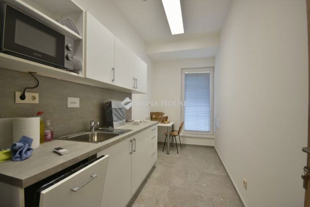 Kiadó ipari ingatlan, Alsónémediben 1700 E Ft / hó