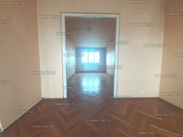 Eladó téglalakás, Budapesten, III. kerületben 83.9 M Ft