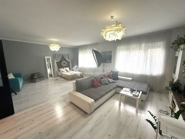 Eladó téglalakás, Kecskeméten 59.9 M Ft, 2 szobás