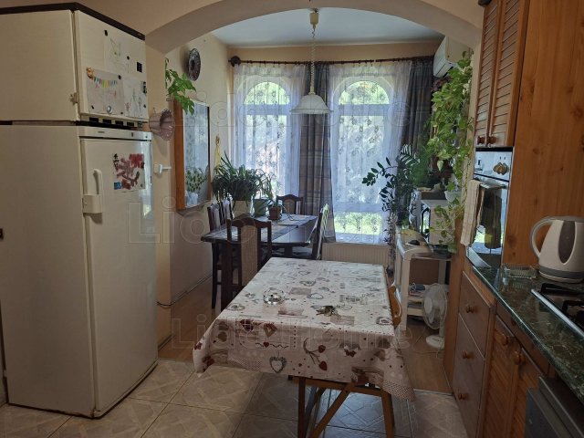 Eladó családi ház, Székesfehérvárott 81.999 M Ft, 4 szobás