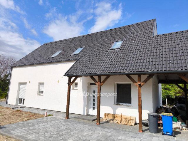 Eladó családi ház, Ceglédbercelen 139.99 M Ft, 3+5 szobás