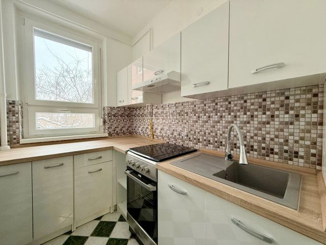 Eladó panellakás, Budapesten, III. kerületben 69.5 M Ft, 2 szobás