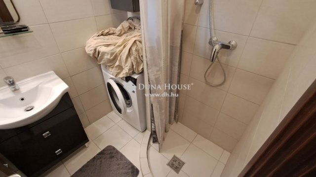 Eladó családi ház, Kecskeméten 83.99 M Ft, 4 szobás