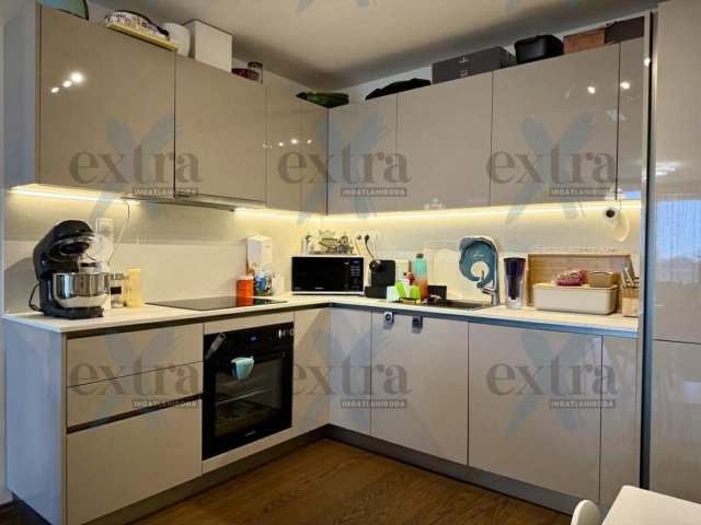 Eladó téglalakás, Szegeden 145 M Ft, 4 szobás