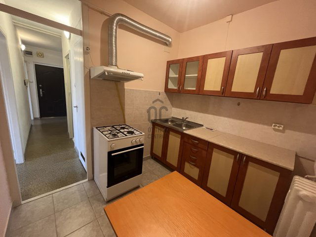 Kiadó panellakás, albérlet, Debrecenben 160 E Ft / hó, 3 szobás