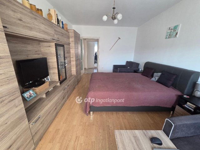 Eladó panellakás, Miskolcon 33.5 M Ft, 2 szobás
