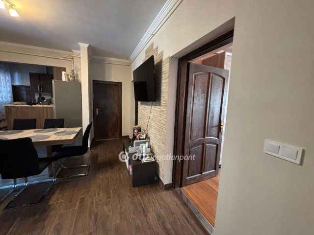 Eladó családi ház, Tégláson 75 M Ft, 2 szobás