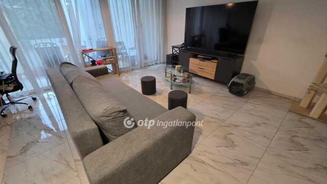Kiadó téglalakás, albérlet, Debrecenben 270 E Ft / hó, 3 szobás