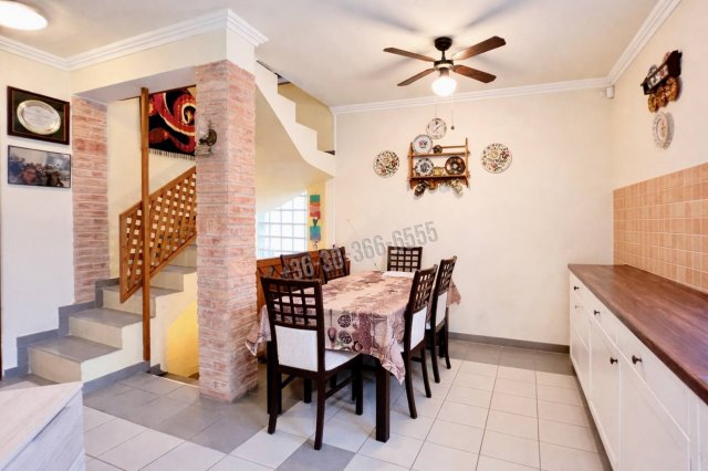 Eladó családi ház, Majosházán 89.9 M Ft, 4 szobás