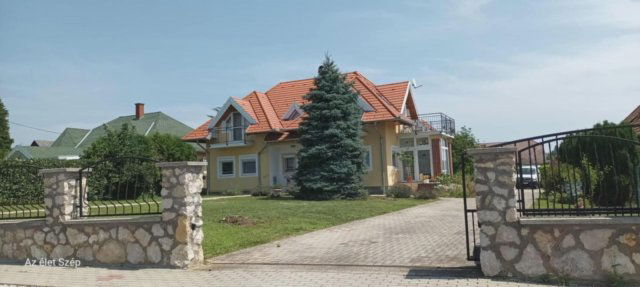 Eladó családi ház, Cserszegtomajon 159.9 M Ft, 4 szobás