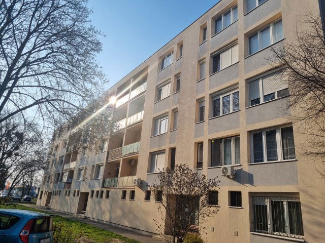 Eladó téglalakás, Tatabányán 42.9 M Ft, 2+1 szobás